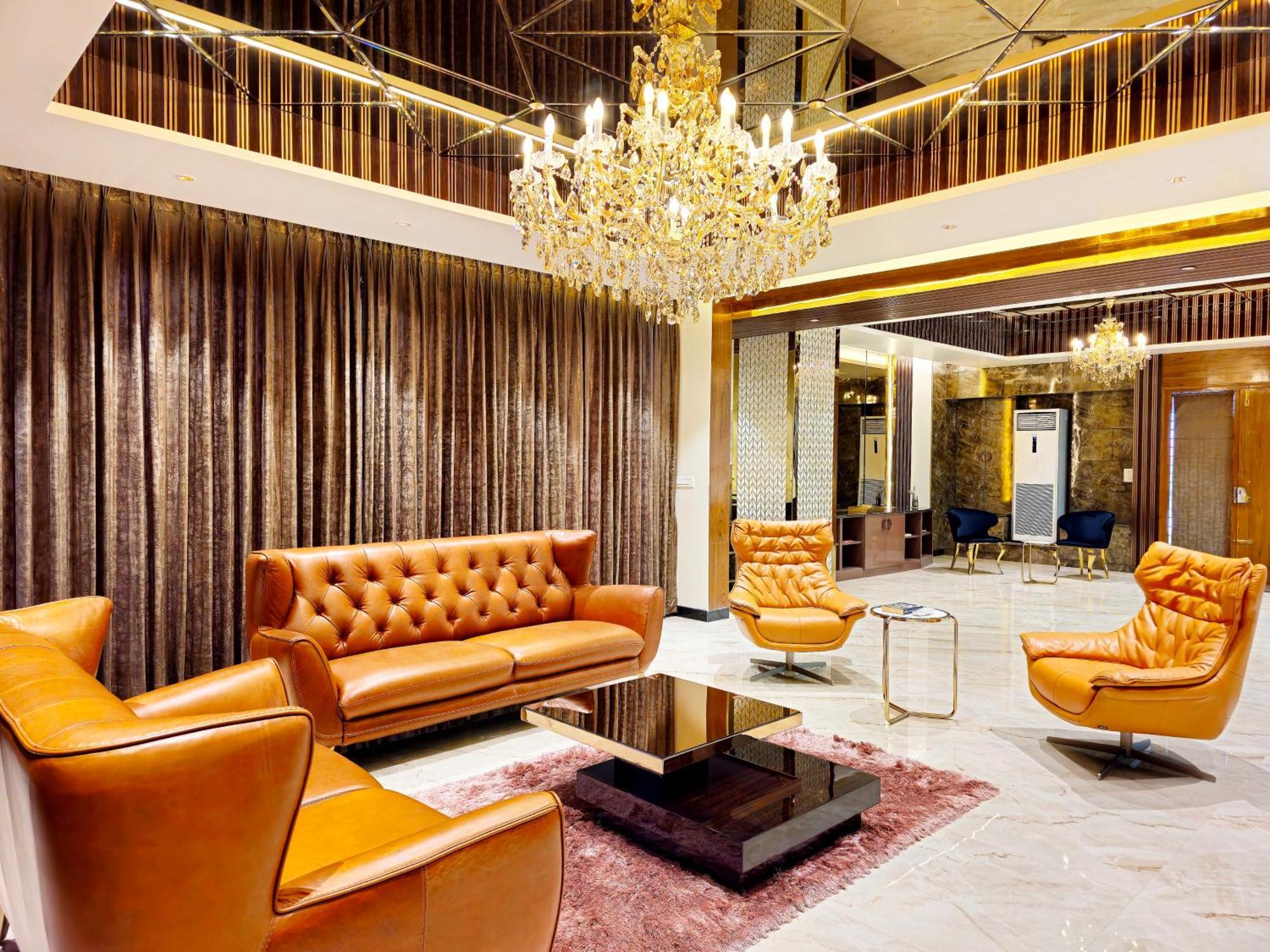 Apartamento The Pentouz On 100 Feet Road Indiranagar - An Urban Luxury Retreat Bangalore Exterior foto