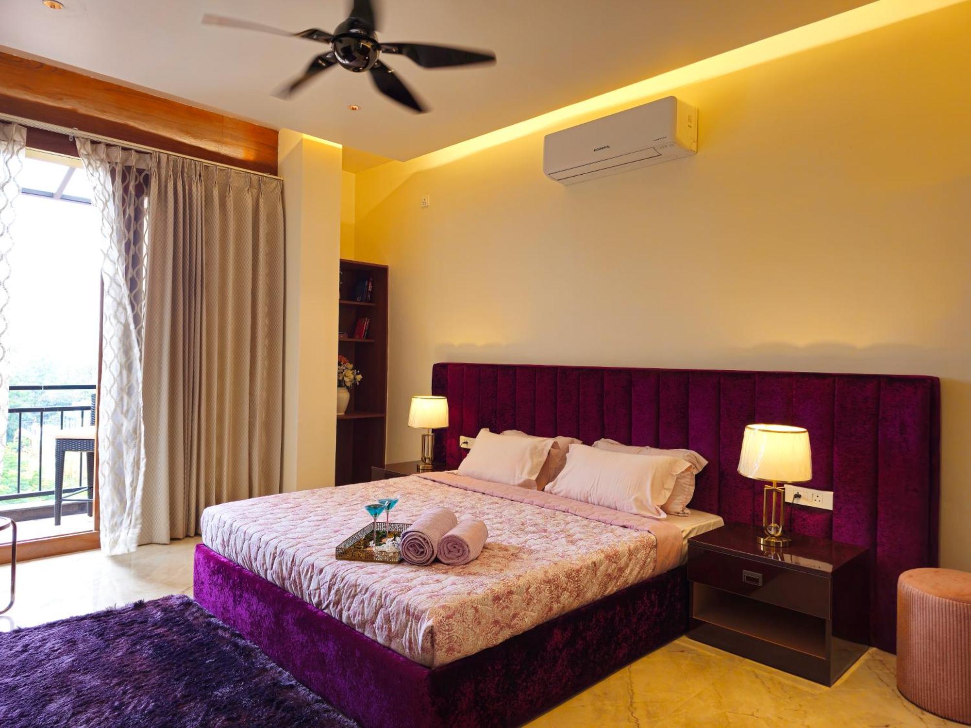Apartamento The Pentouz On 100 Feet Road Indiranagar - An Urban Luxury Retreat Bangalore Exterior foto