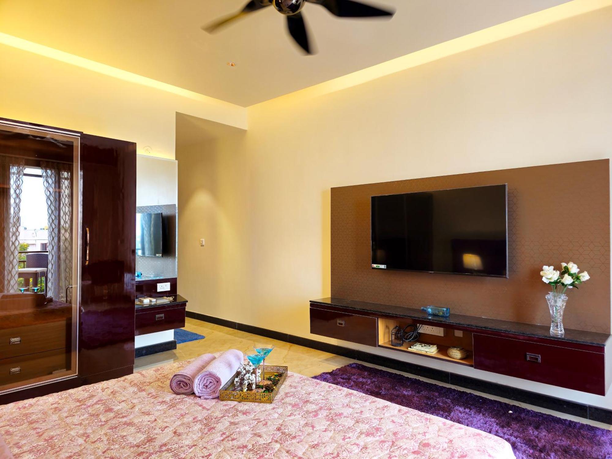 Apartamento The Pentouz On 100 Feet Road Indiranagar - An Urban Luxury Retreat Bangalore Exterior foto