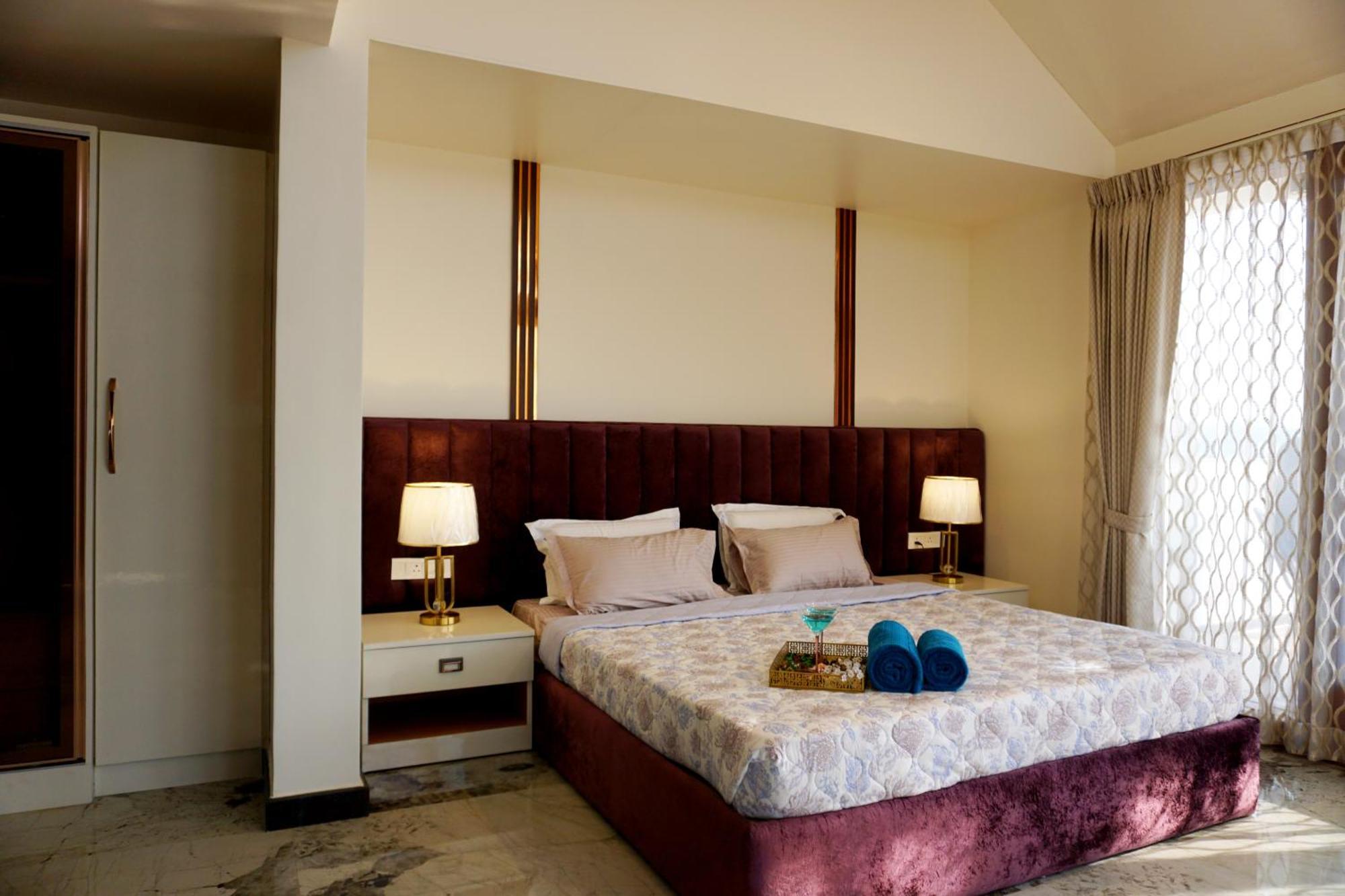 Apartamento The Pentouz On 100 Feet Road Indiranagar - An Urban Luxury Retreat Bangalore Exterior foto