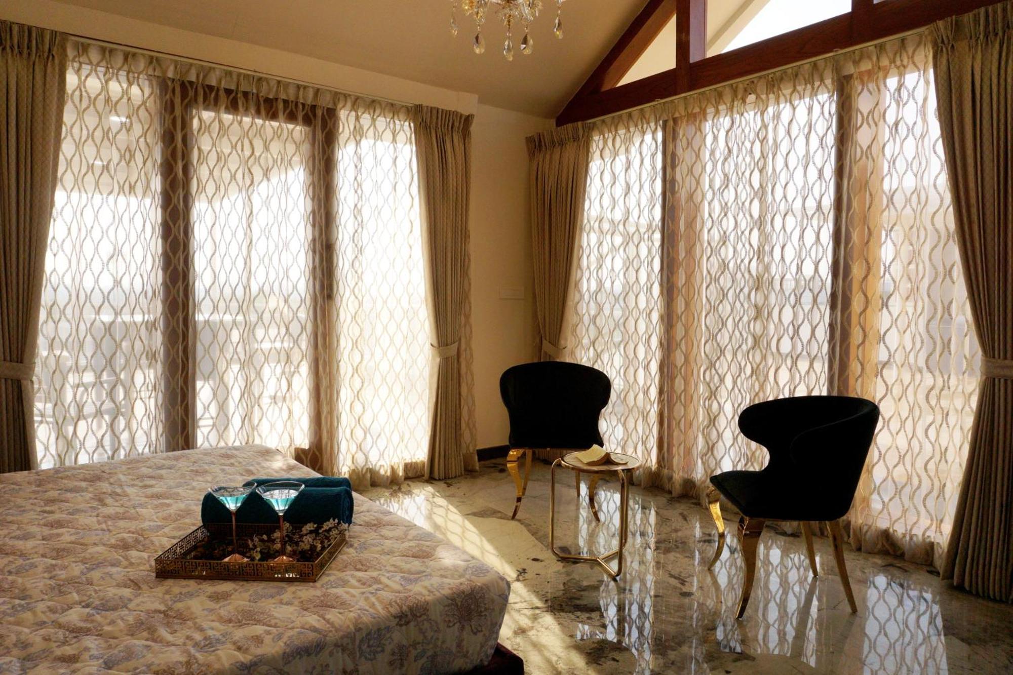 Apartamento The Pentouz On 100 Feet Road Indiranagar - An Urban Luxury Retreat Bangalore Exterior foto