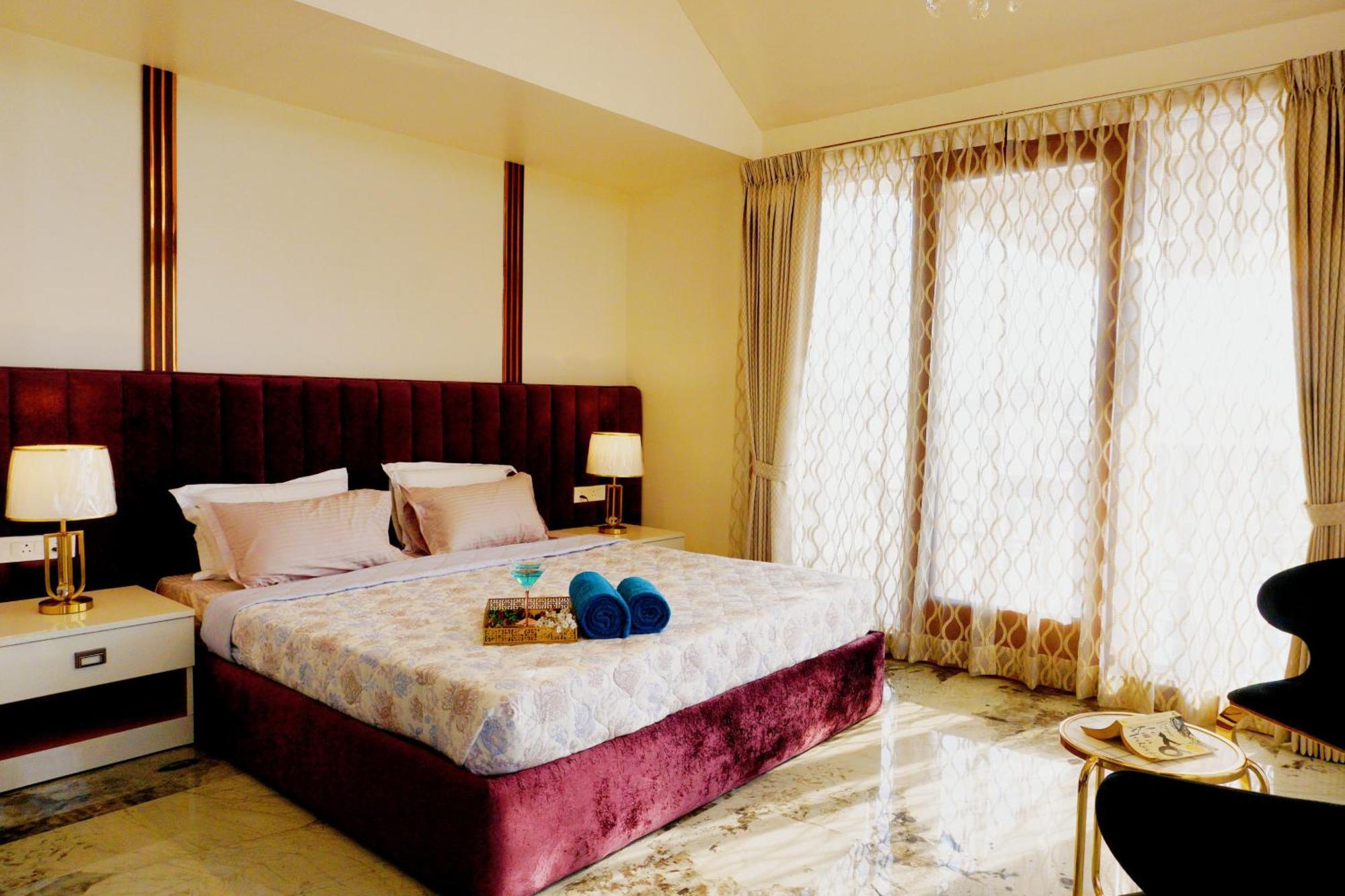Apartamento The Pentouz On 100 Feet Road Indiranagar - An Urban Luxury Retreat Bangalore Exterior foto